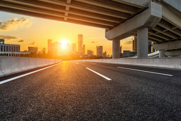 大航海时代4如何把势力引到别的海域？