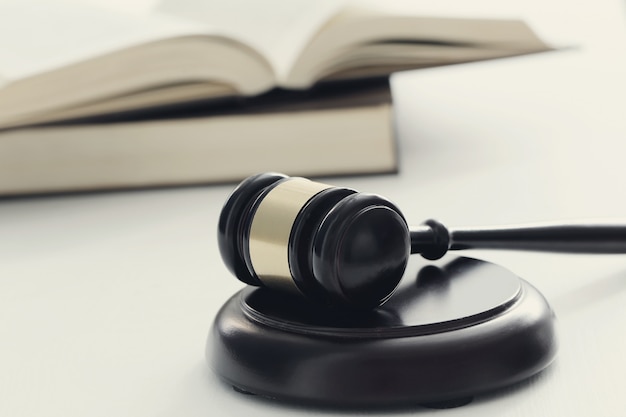 大学生当兵直接成士官嘛？